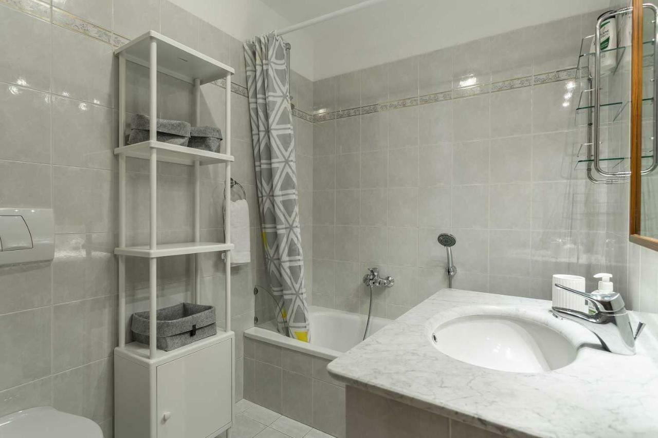 Apartment Ensa - Alpes Travel - Central Chamonix - Sleeps 4 Екстер'єр фото