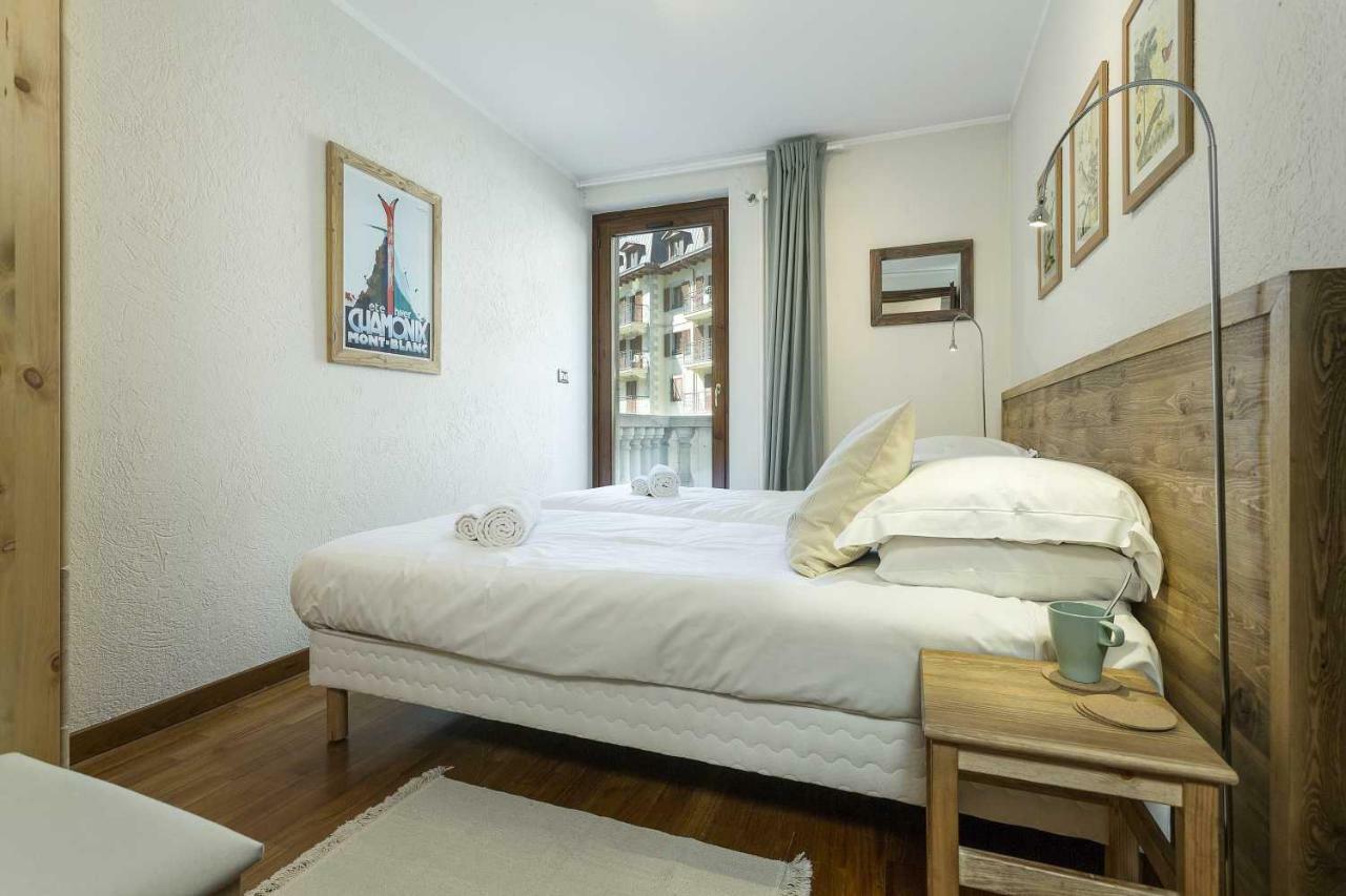 Apartment Ensa - Alpes Travel - Central Chamonix - Sleeps 4 Екстер'єр фото