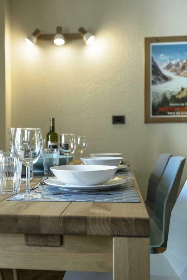 Apartment Ensa - Alpes Travel - Central Chamonix - Sleeps 4 Екстер'єр фото