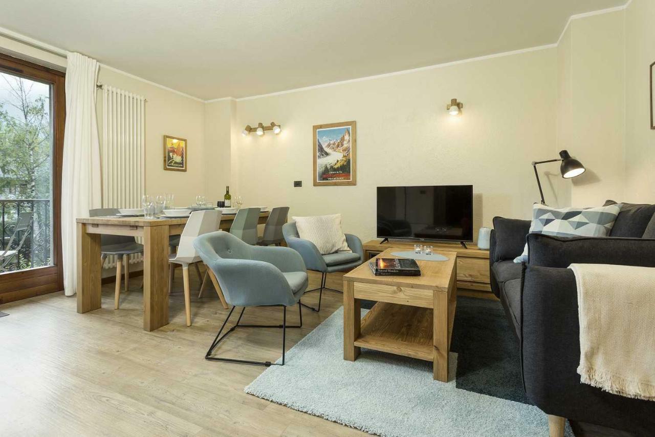 Apartment Ensa - Alpes Travel - Central Chamonix - Sleeps 4 Екстер'єр фото